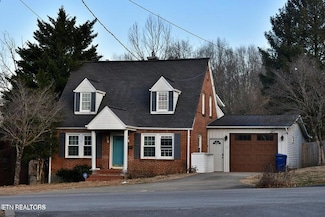 915 E Lothbury Ave, Middlesboro, KY 40965