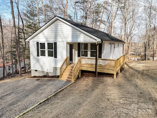 10 Fair Bluff Ln, Candler, NC 28715