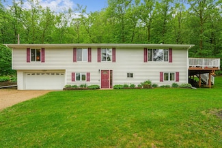 W10005 710th Ave, River Falls, WI 54022
