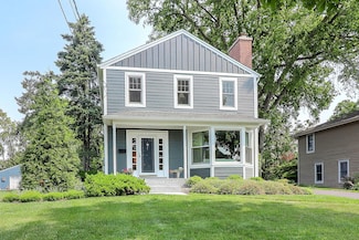 1319 E Harrison Ave, Wheaton, IL 60187