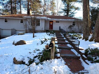 16 Durham St, Nashua, NH 03063