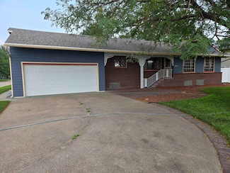 2021 Lake Ave, Gothenburg, NE 69138