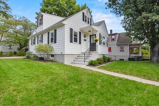 4 Corbett Ave, Dedham, MA 02026