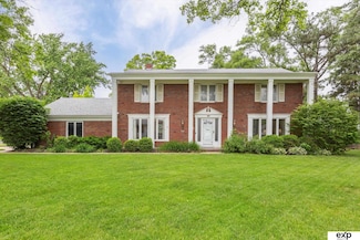 12212 Leavenworth Rd, Omaha, NE 68154