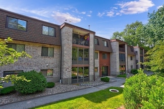 7 Greenbriar Dr Unit 205, North Reading, MA 01864