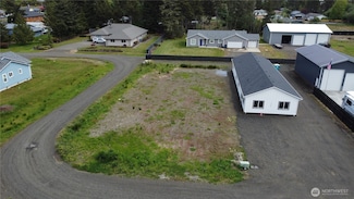 1302 S Melbourne St, Westport, WA 98595