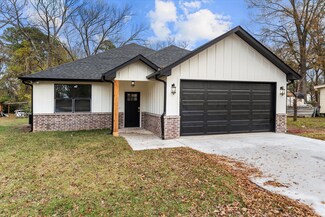 431 Cypress St, Pittsburg, TX 75686