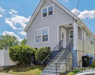 15 Frazer St, Fords, NJ 08863