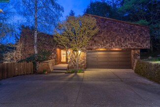 27 Wood Acres Ct, Orinda, CA 94563