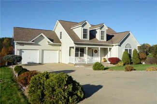 4000 Oak Point Cir, Mc Kees Rocks, PA 15136