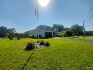2 Glenburn Rd, Liverpool, NY 13090