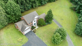 21 Presidential Dr, Kinderhook, NY 12106
