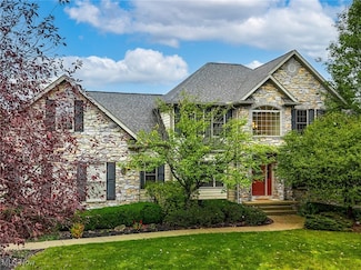 6349 Manor Glen Dr, Medina, OH 44256
