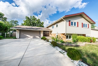 1665 Highland Blvd, Hoffman Estates, IL 60169