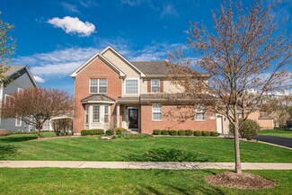 1439 Blume Dr, Elgin, IL 60124