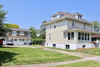 2077 E Boatfield Ave, Burton, MI 48529