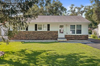 4821 Prairie Ave, McHenry, IL 60050