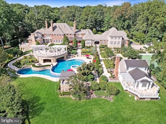 11100 Kings Cavalier Ct, Oakton, VA 22124