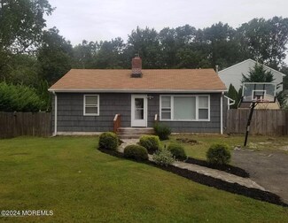 27 E 1st St, Howell, NJ 07731