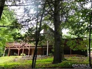 4 Caroline Dr, Horse Shoe, NC 28742