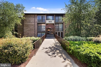 7804 Hanover Pkwy Unit 201, Greenbelt, MD 20770