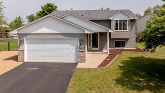 217 Hickory Ln E, Shakopee, MN 55379