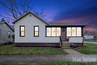 2225 Moon St, Muskegon, MI 49441