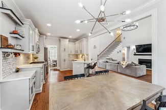 672 Lake Crest Dr, Birmingham, AL 35226