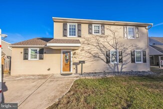 236 Northpark Dr, Levittown, PA 19054