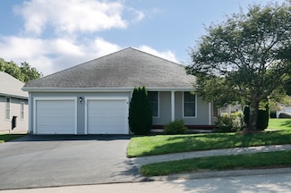 123 Taft Hill Ln, Uxbridge, MA 01569