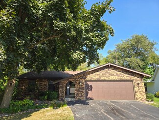 2860 Soland Dr, Rockford, IL 61114
