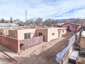 731 Camino Porvenir, Santa Fe, NM 87505