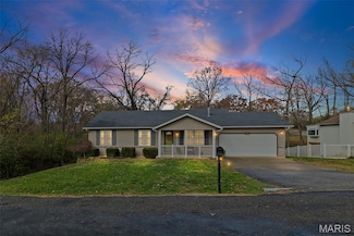 1229 Gladys St, Collinsville, IL 62234