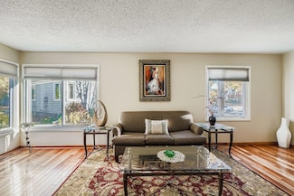 7616 Landau Dr, Bloomington, MN 55438