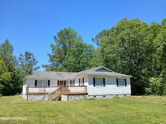 202 A L Banks Ln, Trenton, NC 28585