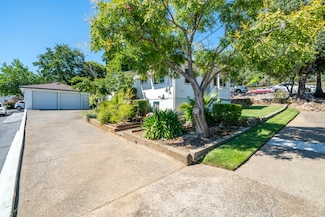 1865 Gold St, Redding, CA 96001