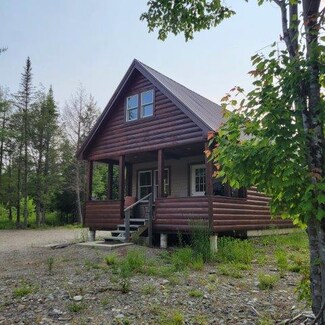 747 N Main St, Mattawamkeag, ME 04459