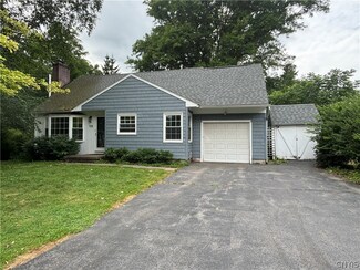 108 Griffin Dr, Fayetteville, NY 13066