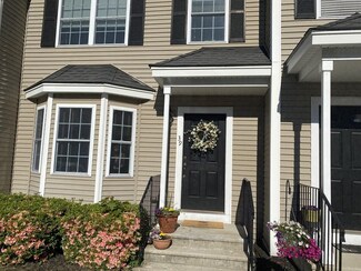 39 Whispering Pine Cir Unit 44, Worcester, MA 01606