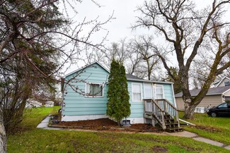 924 Horace Ave N, Thief River Falls, MN 56701