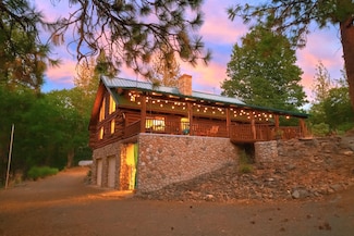 11601 Klamath River Rd, Yreka, CA 96097