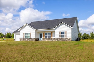 813 Lee Road 852, Opelika, AL 36804