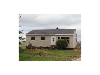 3540 Walker Rd, Walker, IA 52352