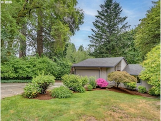 9525 SW 8th Dr, Portland, OR 97219