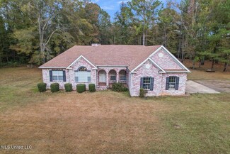 866 Old River Rd, Harrisville, MS 39082