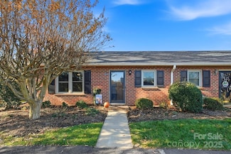 885 21st Ave NE, Hickory, NC 28601