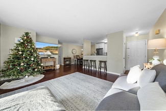 7 Basset Ct, Tinton Falls, NJ 07753