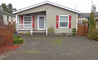 40 Laurel St, Lincoln Beach, OR 97388