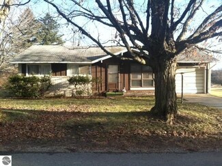 425 S Franklin St, Mecosta, MI 49332