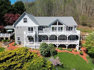 255 Ash Branch Cir, Hayesville, NC 28904